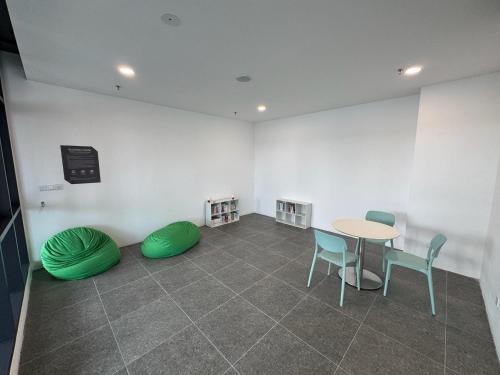Χώρος καθιστικού στο Meta City 10 Mins to Maeps IOI City 3BR2B Max 10 Pax