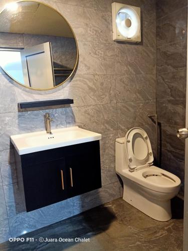Ένα μπάνιο στο Juara Ocean Chalet