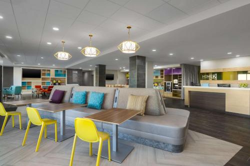 Χώρος καθιστικού στο Home2 Suites By Hilton El Centro