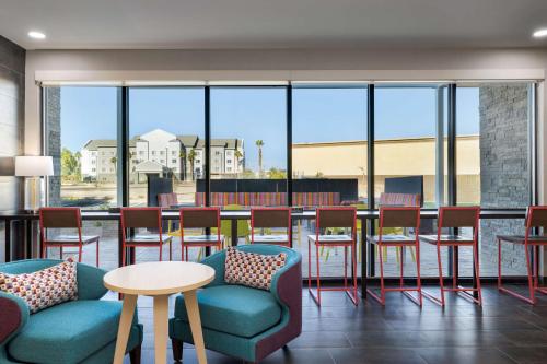 Χώρος καθιστικού στο Home2 Suites By Hilton El Centro