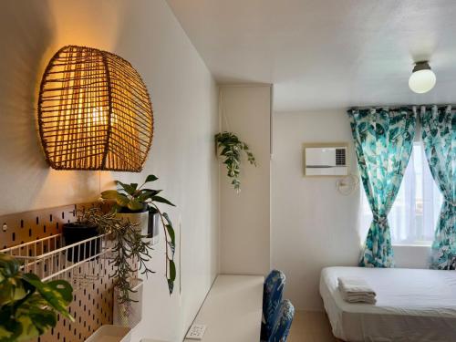 Una cama o camas en una habitación de Unit 26 SeaView Studio