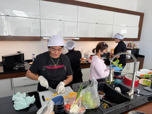 Tetamu yang menginap di Villa Cocoon
