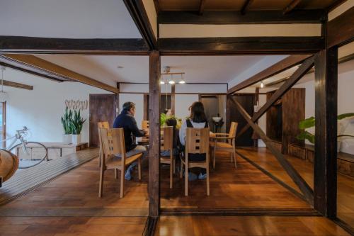 Posezení v ubytování 一棟貸切古民家,信州麹屋の宿,愛犬OK, 平日割,最大9名,Private villa