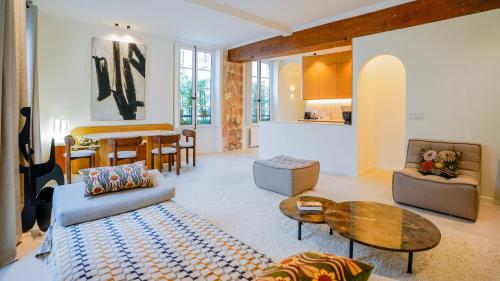Refined Elegance in Central Paris