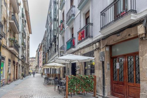 Ayuntamiento Bilbao, Casco Viejo -Parking optional