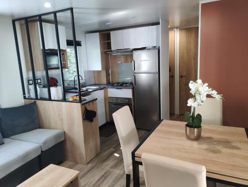 Jolie Mobil Home climatisé 58