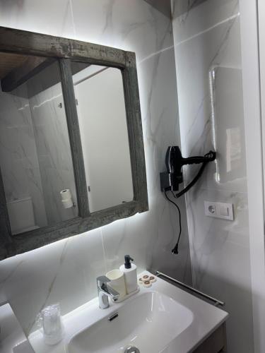 Bilik mandi di Casa Lounge Xacobeo