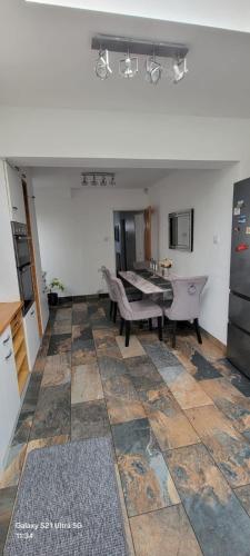 Φωτογραφία από το άλμπουμ του Beautiful Family Home for Rent in London σε Mill Hill
