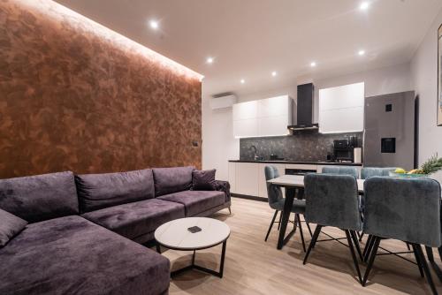Suite Stay at 4 Apartment & Rooms