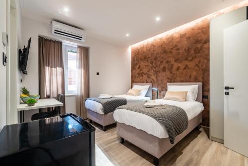 Suite Stay at 4 Apartment & Rooms