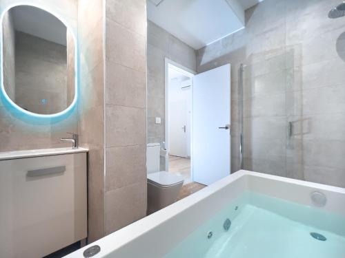 ISG Apartments Triana Jacuzzi 3