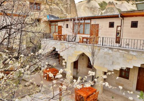 En balkon eller terrasse på Peri Cave Hotel