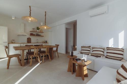 Villa Chora With Swimming pool