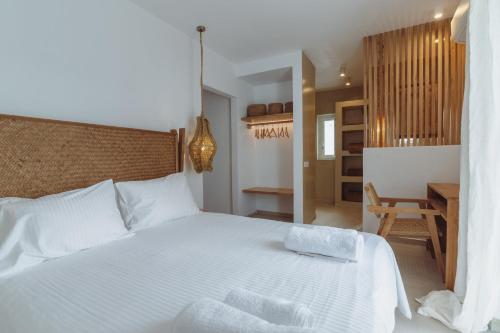 Кровать или кровати в номере Villa Chora With Swimming pool