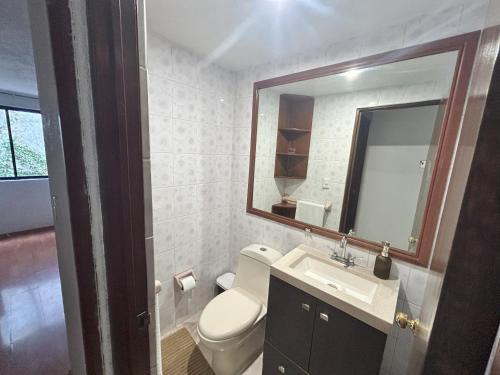 Un baño de Casa Chopo Increible Depa, Cerca de Planta Ford