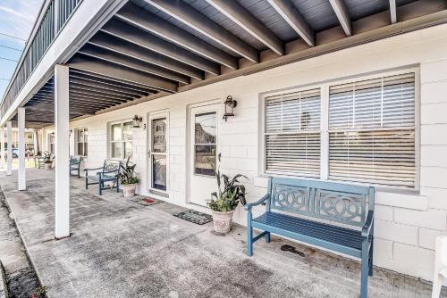 Φωτογραφία από το άλμπουμ του Beachside Townhouse Close to Ocean and Downtown 3431 σε Fernandina Beach