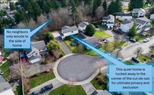 Fotografie z fotogalerie ubytování By Wedding Venues, Central AC, Hot Tub & Game Room v destinaci Puyallup