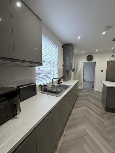 The Manchester Haven Sleeps 10 Near City Centre Breakfast hamper included photo 14