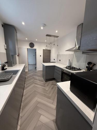 The Manchester Haven Sleeps 10 Near City Centre Breakfast hamper included photo 16