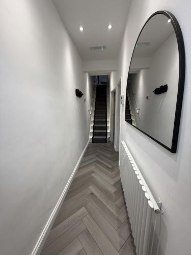 The Manchester Haven Sleeps 10 Near City Centre Breakfast hamper included photo 26