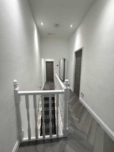 The Manchester Haven Sleeps 10 Near City Centre Breakfast hamper included photo 32