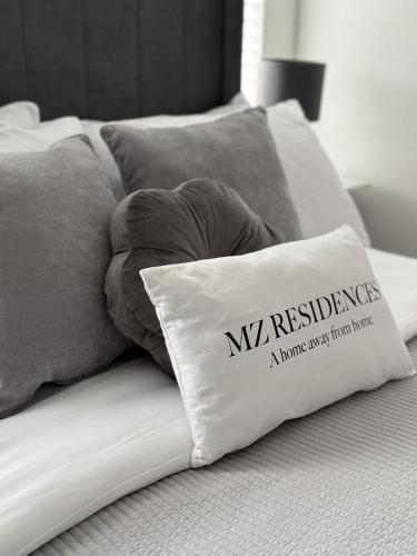 The Manchester Haven Sleeps 10 Near City Centre Breakfast hamper included photo 39