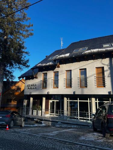 Szara Willa tuż przy wyciągu na Szrenicę