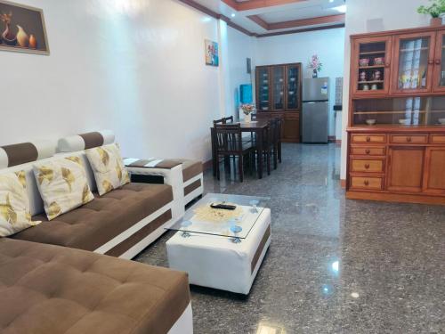 Χώρος καθιστικού στο Kimz Residences