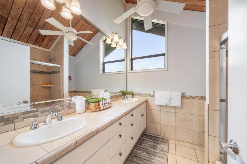 Bagno di Kahana Village 17 · KHV 17 Spacious 2BD Condo w Oceanviews and S