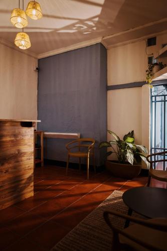 Ruang duduk di Central Hostel Philos