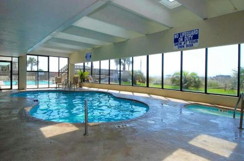 Beachfront Bliss 3BR Oceanfront Condo with Pool and Hot Tub photo 7