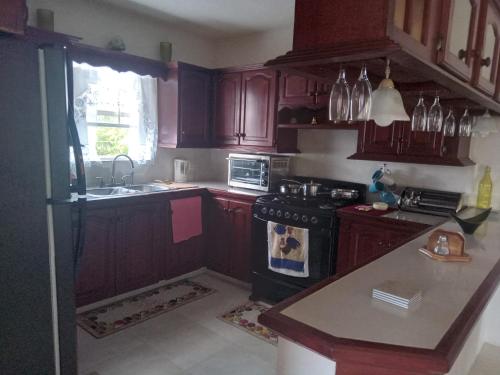 O bucătărie sau chicinetă la Chennel#3