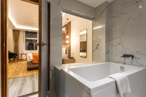 Un baño de Hotel Anu