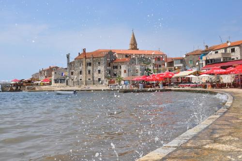 Apartments Umag Center, seafront with terrace in Umag