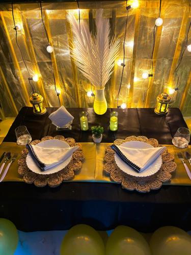 Φωτογραφία από το άλμπουμ του Sea Royal rooms and cafe σε Virār