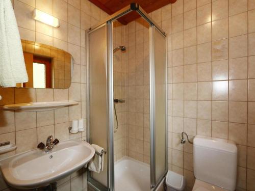 Ένα μπάνιο στο Apartment in Hippach near Horbergbahn