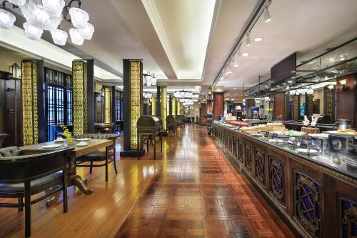 En restaurant eller et andet spisested på The Republic Era Music Mansion