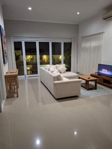 3BR Villa Private Swimming poolにあるシーティングエリア