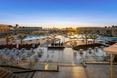 Πισίνα στο ή κοντά στο Pickalbatros Royal Moderna Sharm "Aqua Park"