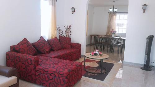 Et opholdsområde på Peaceful 4 bedrooms house