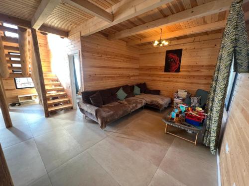 Χώρος καθιστικού στο Valley View Cabin