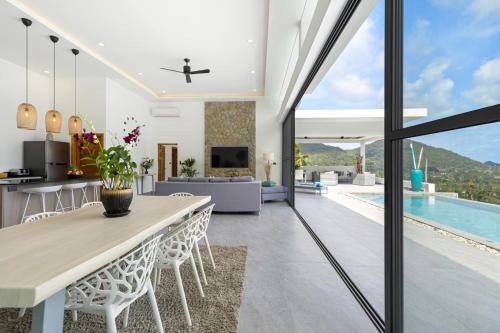 Piscina di VILLA CLARISSE - SEAVIEW - 4 Bedrooms o nelle vicinanze