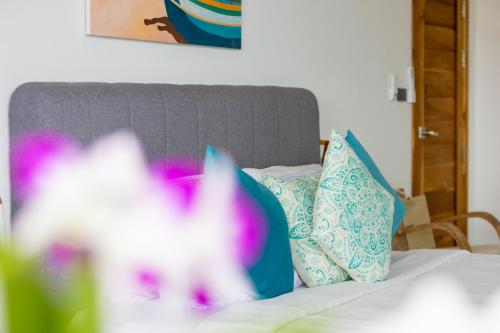 Letto o letti in una camera di VILLA CLARISSE - SEAVIEW - 4 Bedrooms