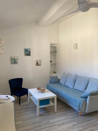 Bright and airy apartment for 2 guests near Marché Provencal