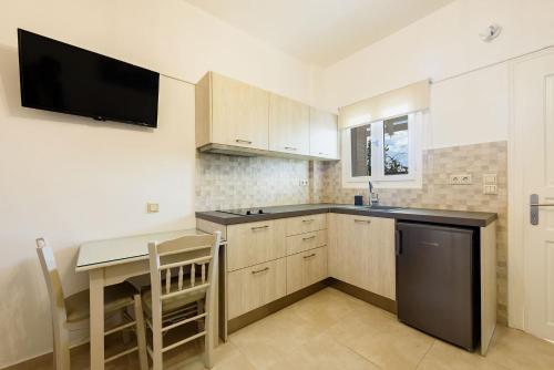 Dapur atau dapur kecil di Sea Breeze Studios Paros III