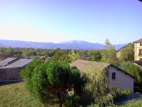 Photo de la galerie de l'établissement Encantador apartament Le Village, à Estavar