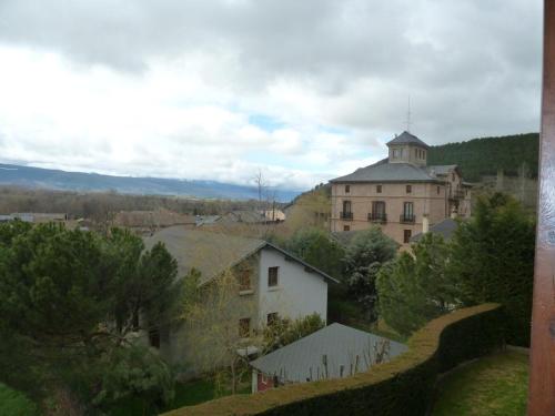 Photo de la galerie de l'établissement Encantador apartament Le Village, à Estavar