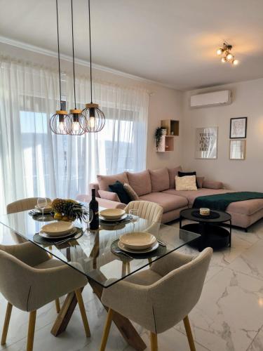 Apartments Lavel