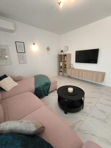 Apartments Lavel