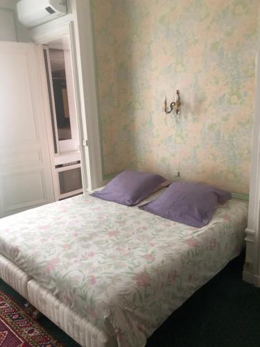 PLACE VENDOME 1 BR AND 1 BA - up to 4 people - WITH AIR CONDITIONNING